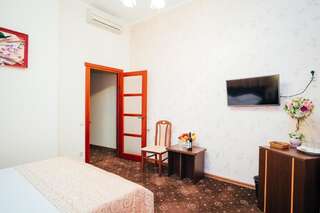Гостиница Рейс Феодосия Улучшенный двухместный номер с 1 кроватью-3